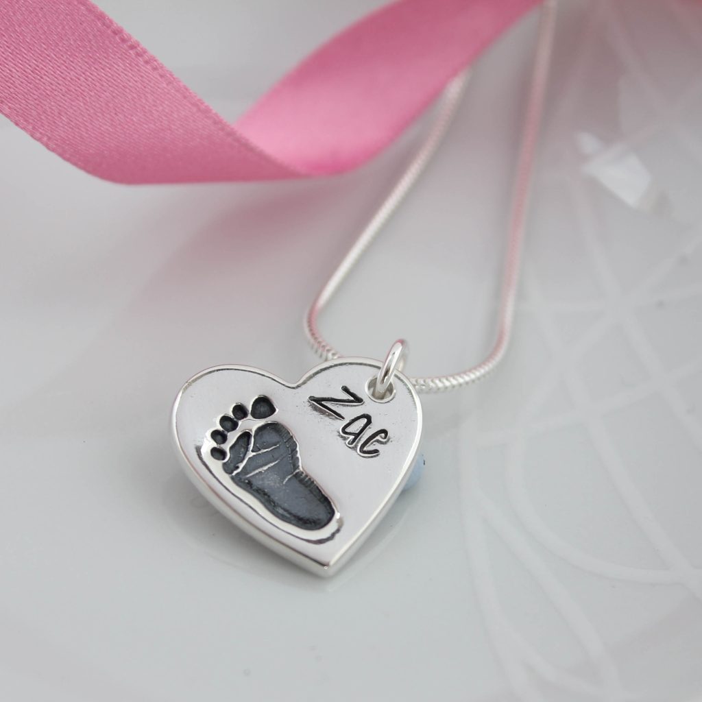 Single_Hand_or_Footprint_Necklace-fb3